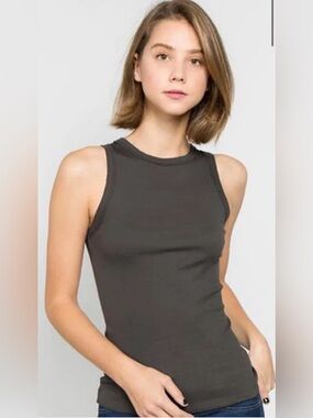 Crown Jewel Calistoga Rib Crew Neck Tank Top in Bark Brown Size Small